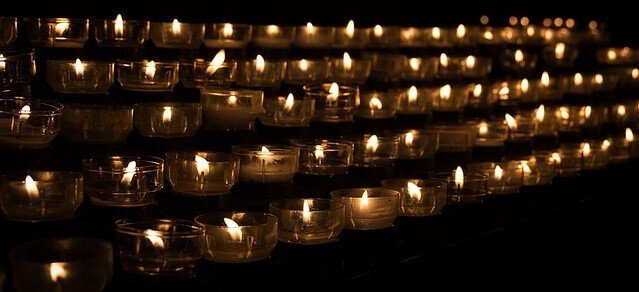 sonhar com velas no cemitério