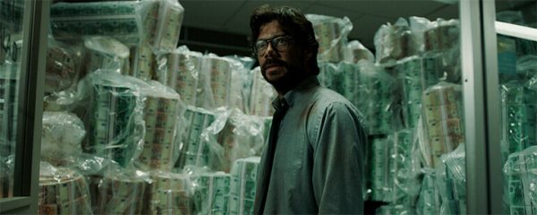 professor da série la casa de papel sonhando com dinheiro
