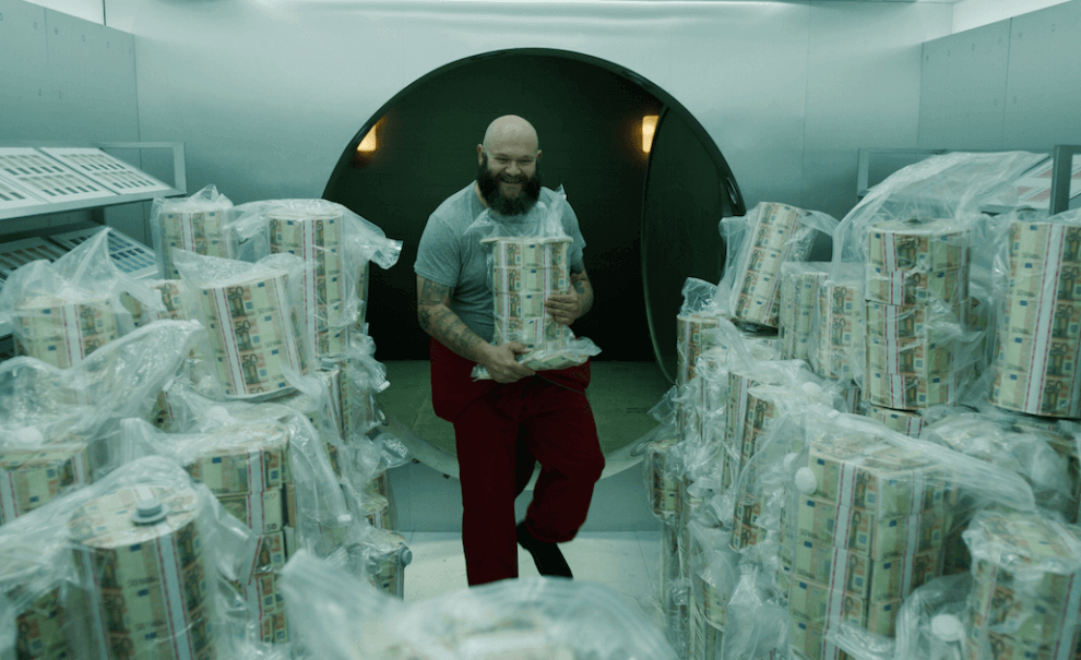 sonhar que está roubando muito dinheiro