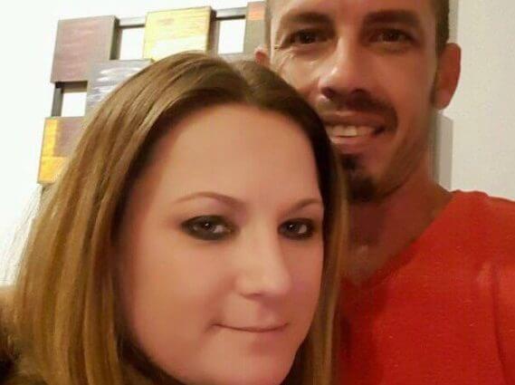 mulher sai do emprego