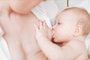 Leia mais sobre o artigo ▷ Sonhar Que Está Amamentando é Mau Presságio?