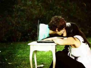 Leia mais sobre o artigo Namoro pela internet pode dar certo?