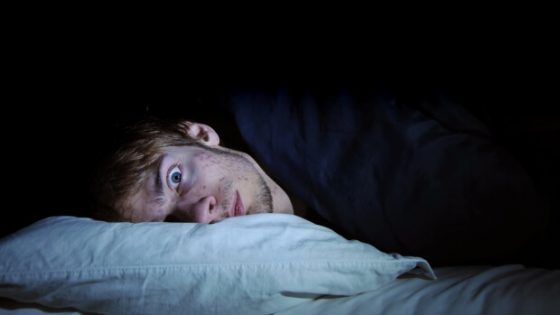 foto de um homem assustado