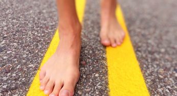 ▷ Sonhar Com Andar Descalço é Bom Presságio?