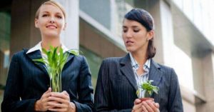 Leia mais sobre o artigo ▷ 60 Frases Para Recalcadas Invejosas e Falsas