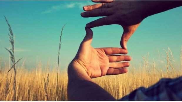 No momento, você está visualizando Frases Curtas Para Fotos Do Facebook