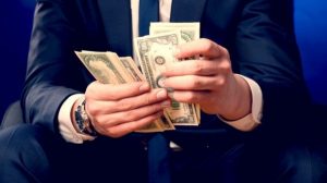 Leia mais sobre o artigo Veja Como Os Milionários Pensam e Enriquecem  – IMPERDÍVEL