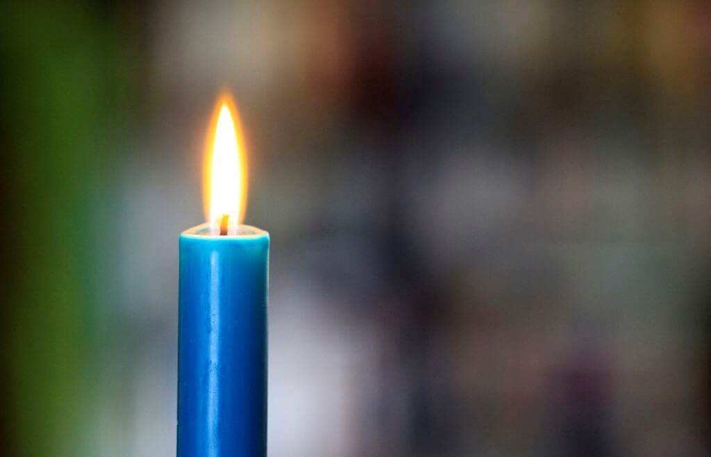 simpatia com vela azul