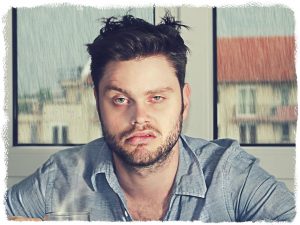 Leia mais sobre o artigo Como Deixar de Ser Negativo: 18 Hábitos Para Acabar com a Negatividade Para Sempre