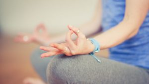 Leia mais sobre o artigo 8 Mudras de Yoga Que Vão Te Ajudar a Se Manter Saudável