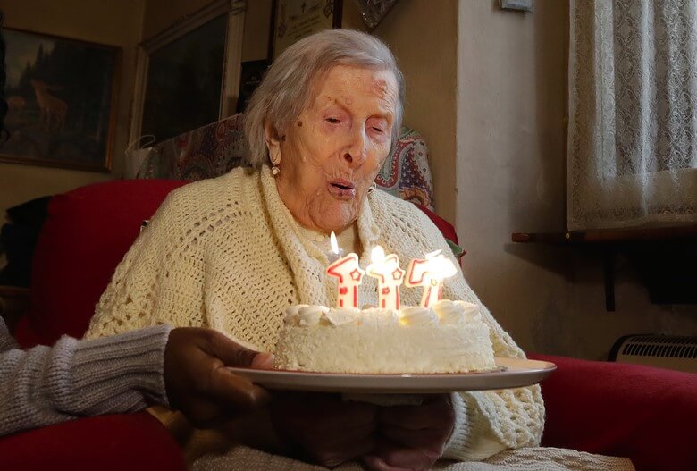 You are currently viewing Essa Mulher De 117 Anos Surpreendeu o Mundo Ao Revelar o Segredo Para a Longevidade