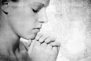 Read more about the article Oração De Limpeza Espiritual Profunda – Todas As Pessoas Deveriam Fazer Essa Oração
