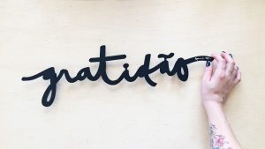 Leia mais sobre o artigo Você é Uma Pessoa Grata? Pesquisadores Explicam Como a Gratidão Muda Sua Vida