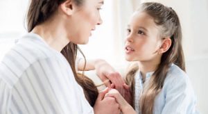 Leia mais sobre o artigo Conheça a Importância De Ensinar As Crianças a Dizer “Obrigado”, “Por favor” ou “Bom dia”