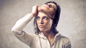 Leia mais sobre o artigo HIPOCRISIA: 6 Maneiras De Lidar Com Pessoas Hipócritas