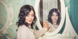 Leia mais sobre o artigo Lei do espelho: O que você vê nos outros é o seu reflexo