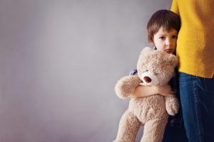 Read more about the article Psicólogos Alertam: NUNCA Use Essas Frases Quando Conversar Com Seus Filhos