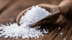 Leia mais sobre o artigo ▷ Sonhar Com Sal Grosso (Tudo o Que Você Precisa Saber)