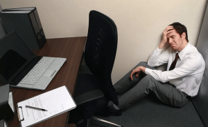 Leia mais sobre o artigo ▷ Sonhar Que Foi Demitido 【11 Significados Reveladores】