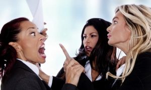 Leia mais sobre o artigo ▷ Sonhar Brigando 【10 Significados Reveladores】