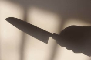 Leia mais sobre o artigo ▷ Sonhar Levando Facada 【10 Significados Reveladores】