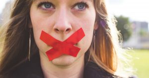 Leia mais sobre o artigo REFLEXÃO: Ficar De Boca Fechada é Um Dos Maiores Segredos Da Paz De Espírito