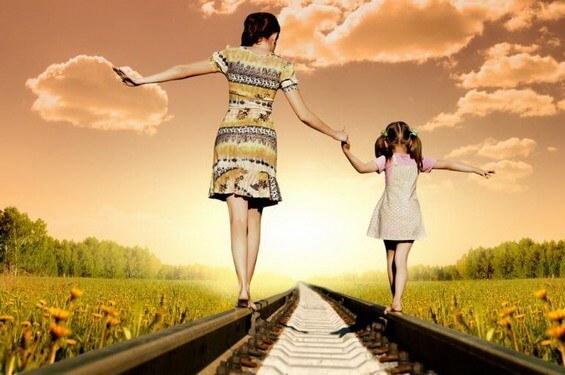 You are currently viewing 10 Lições Sobre Relacionamentos Que Toda Mãe Deve Ensinar a Sua Filha