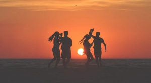 Leia mais sobre o artigo ▷ 9 Belíssimas Poesias Sobre Amizade – Só as melhores