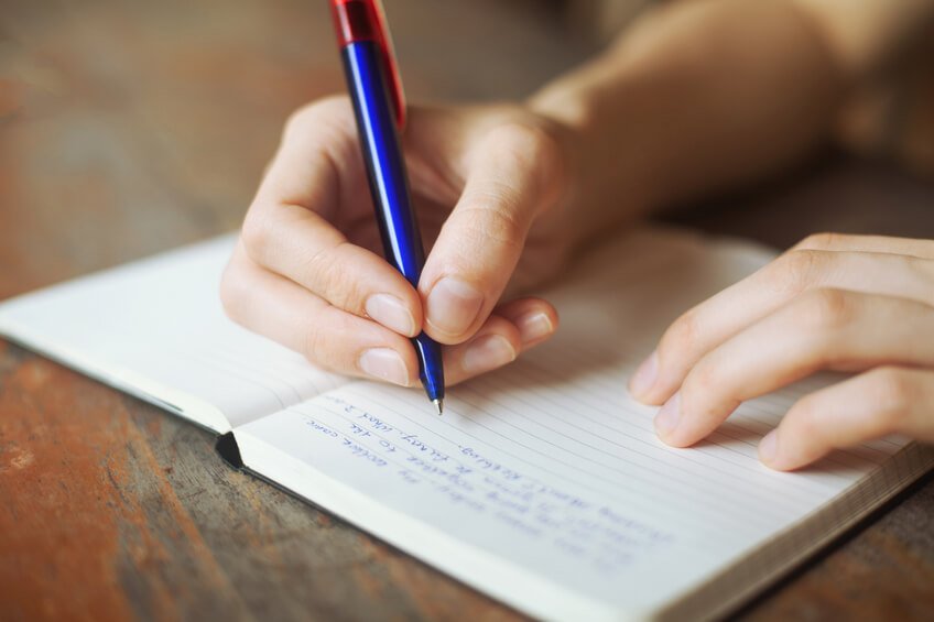 No momento, você está visualizando ▷ 24 Poesias Pequenas Para Enviar Para Alguém Especial