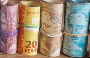 Leia mais sobre o artigo ▷ Sonhar Com Bolo De Dinheiro 【Interpretações Reveladoras】