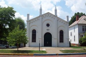 Leia mais sobre o artigo ▷ Sonhar Com Igreja Evangélica 【7 Significados Reveladores】