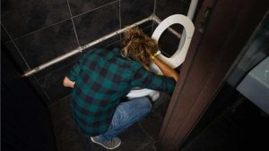 Leia mais sobre o artigo ▷ Sonhar Vomitando Cabelo – Entenda o Significado!