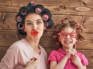 Leia mais sobre o artigo ▷ 15 Legendas Para Foto Com Filha 【Tumblr】