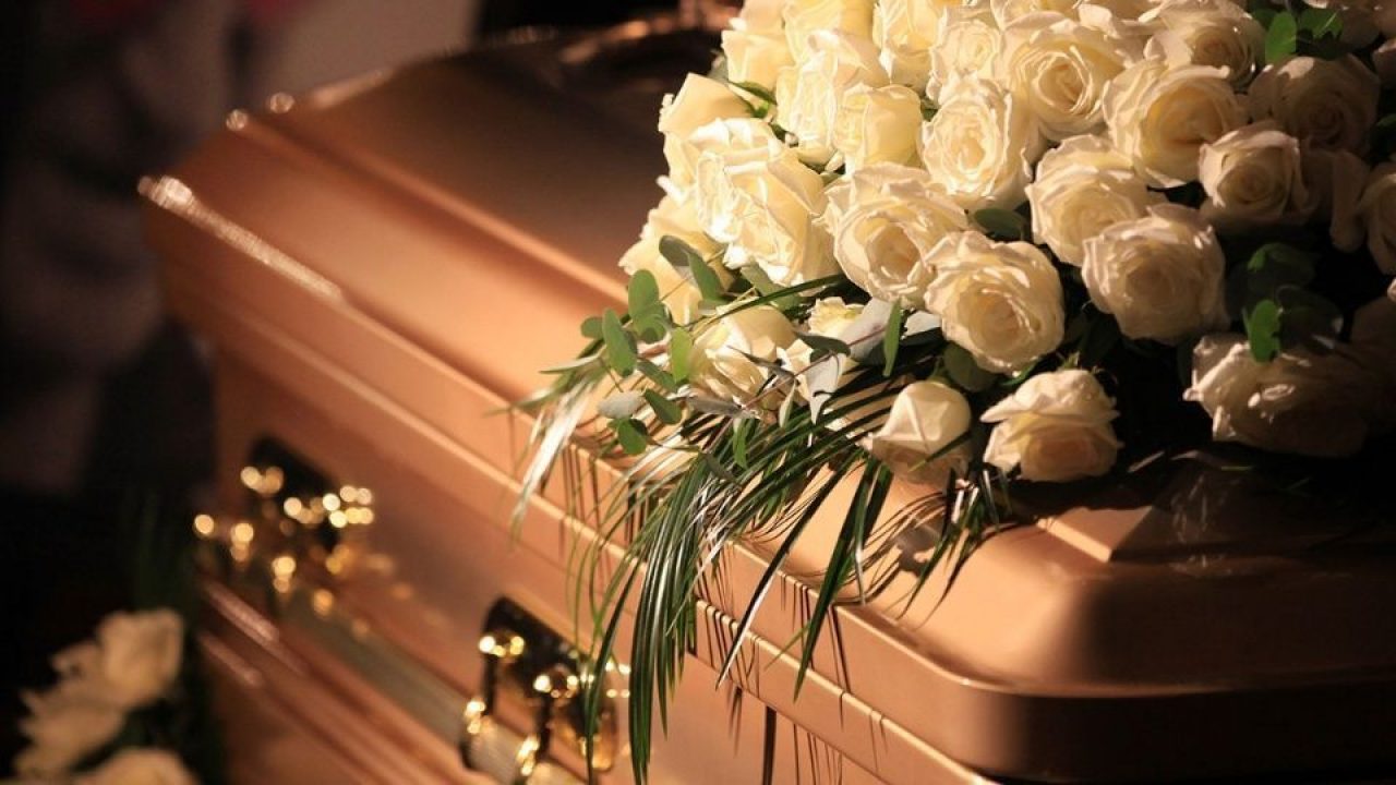▷ Sonhar Com Parente Morto 【É um aviso?】 -