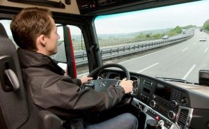 Leia mais sobre o artigo ▷ Sonhar Dirigindo Caminhão é Mau Presságio?