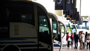 Leia mais sobre o artigo ▷ Sonhar Pegando Ônibus