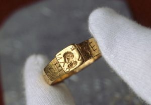 Leia mais sobre o artigo ▷ Sonhar Com Anel – Significados Incríveis