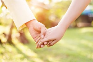 Leia mais sobre o artigo ▷ 22 Frases De Deus Para Casal – Emocionante