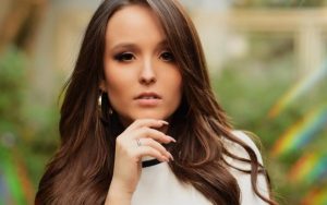 Leia mais sobre o artigo ▷ Como Falar Com Larissa Manoela? Passo a Passo INFALÍVEL!