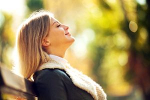 Leia mais sobre o artigo ▷ 10 Poderosas Orações Para Acalmar Uma Pessoa