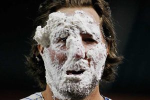 Leia mais sobre o artigo ▷ 74 Perguntas Para Torta Na Cara – As Melhores