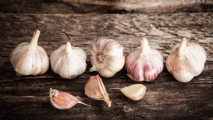 Leia mais sobre o artigo ▷ 10 Simpatias De Amor Com Alho (Funciona mesmo)