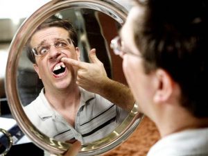 Leia mais sobre o artigo Sonhar Com Dente Caindo Segundo A Bíblia