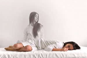 Leia mais sobre o artigo Sonhar Se Vendo Fora Do Corpo – O Que Significa?