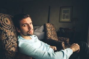 Leia mais sobre o artigo Sonhar Com Um Homem Bonito e Desconhecido