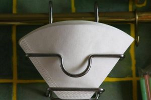 Leia mais sobre o artigo Sonhar Com Coador De Café (Sonho Raro e Positivo)