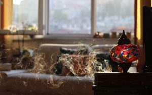 Leia mais sobre o artigo Simpatia do cigarro para trazer o amor de volta